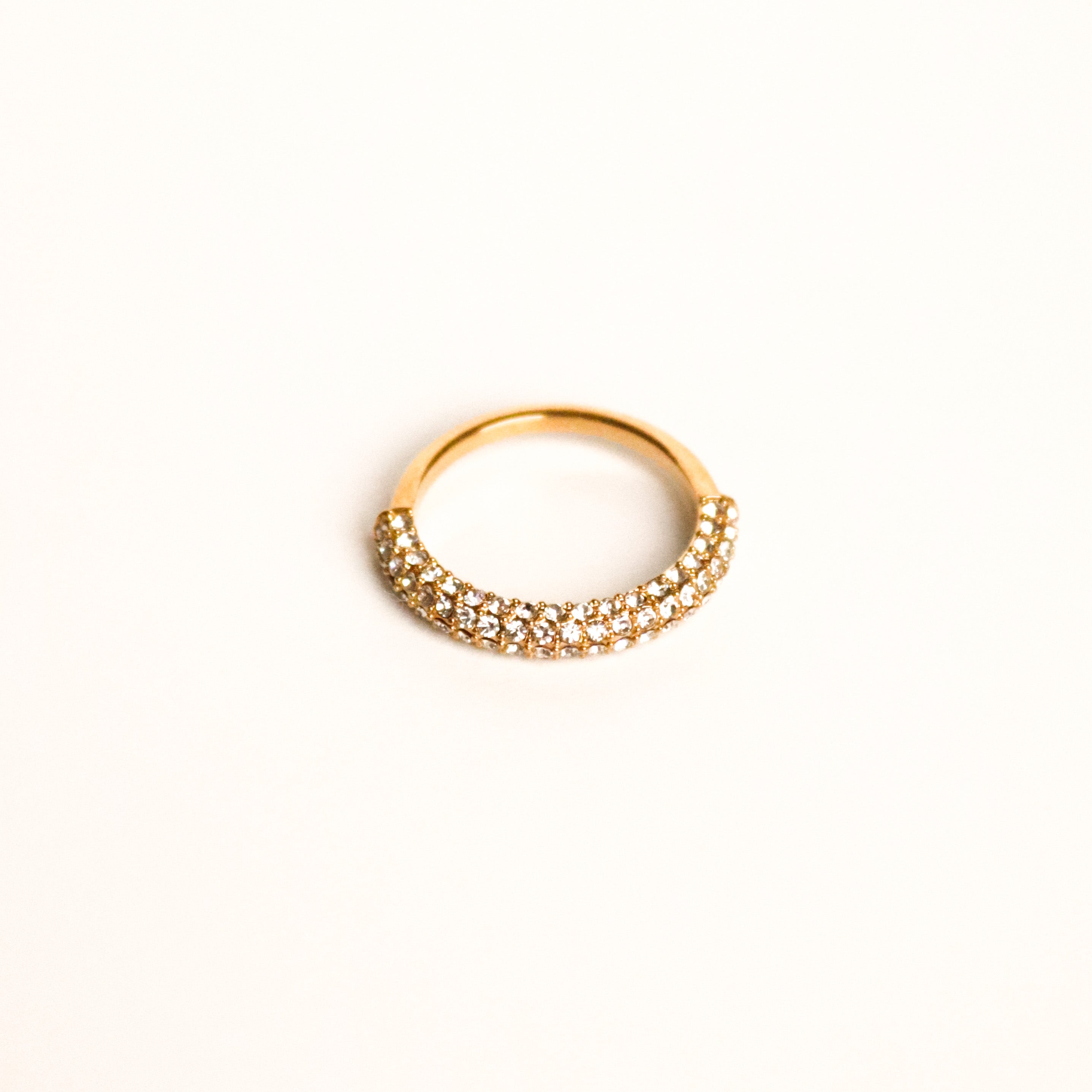 Stone ring gold